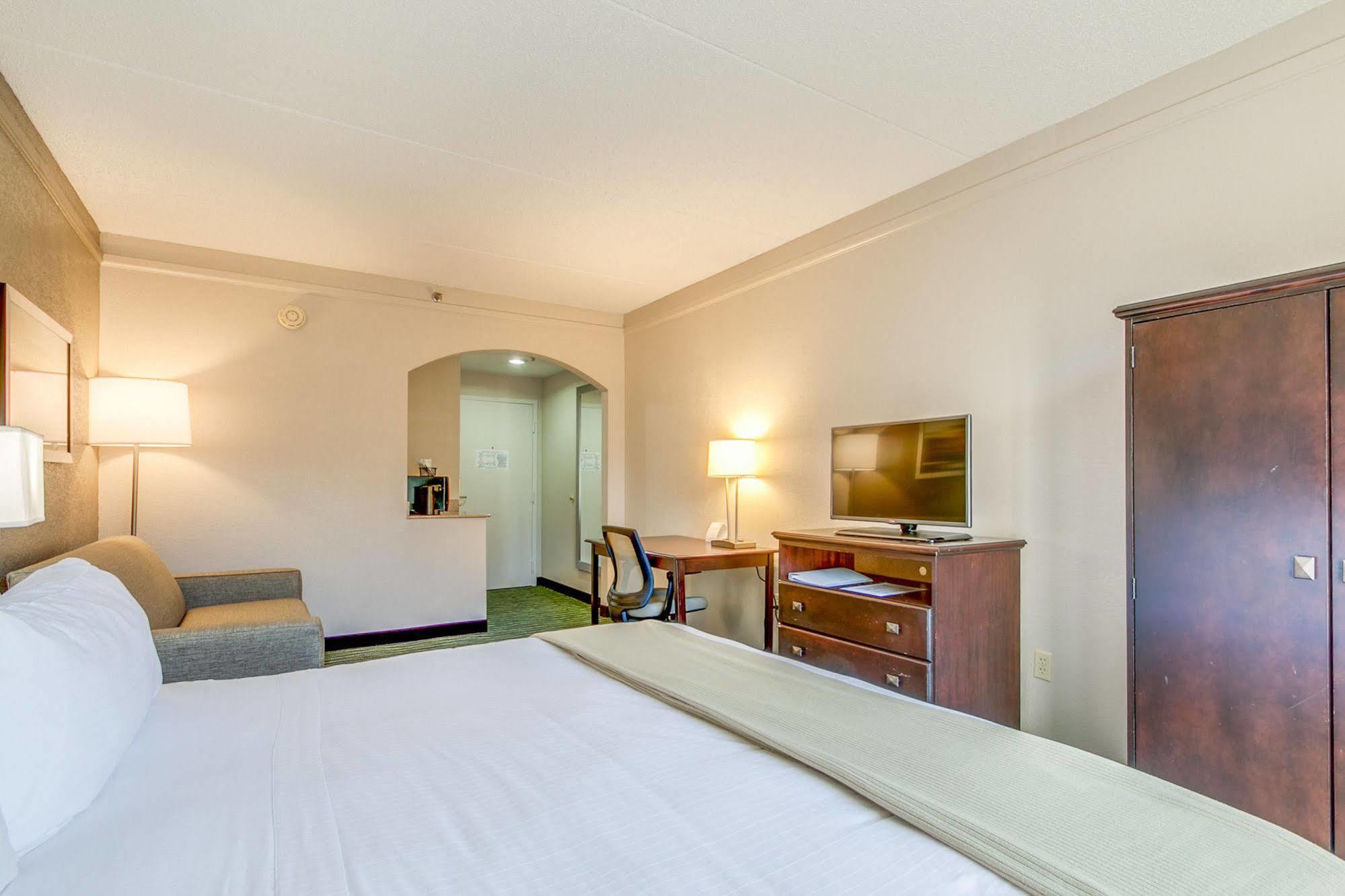 Holiday Inn Express Hotel & Suites Midlothian Turnpike By Ihg North Chesterfield Εξωτερικό φωτογραφία